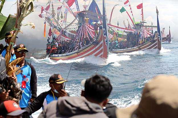 Ritual Petik Laut Muncar