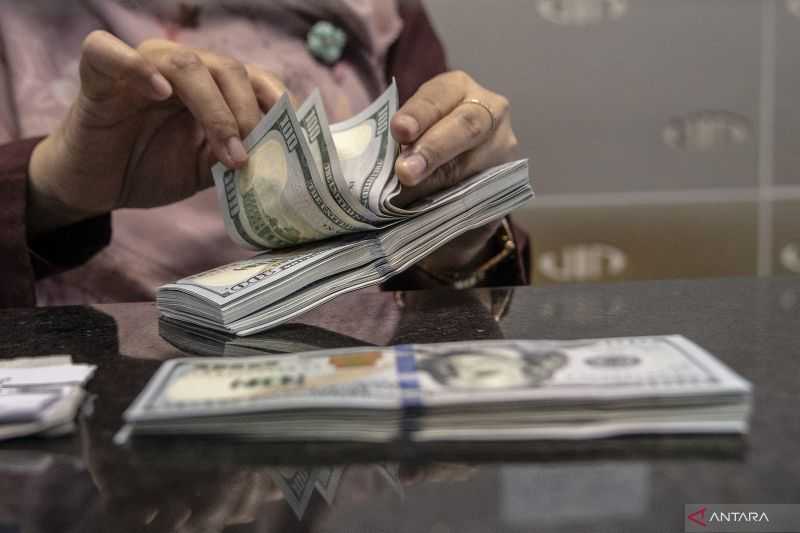 Rupiah Kian Tertekan