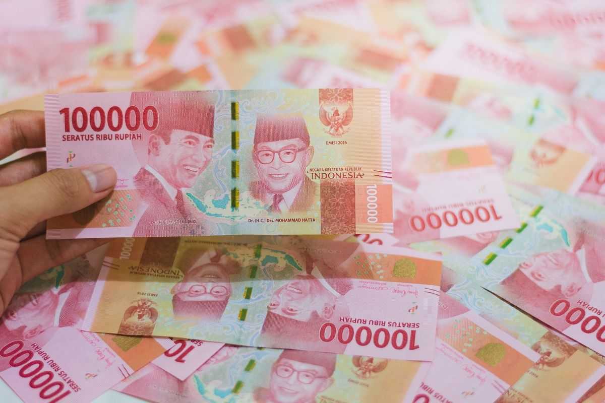 Rupiah Masih Tertekan