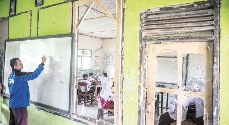 RUSAK SEJAK 2005 BELUM DIPERBAIK