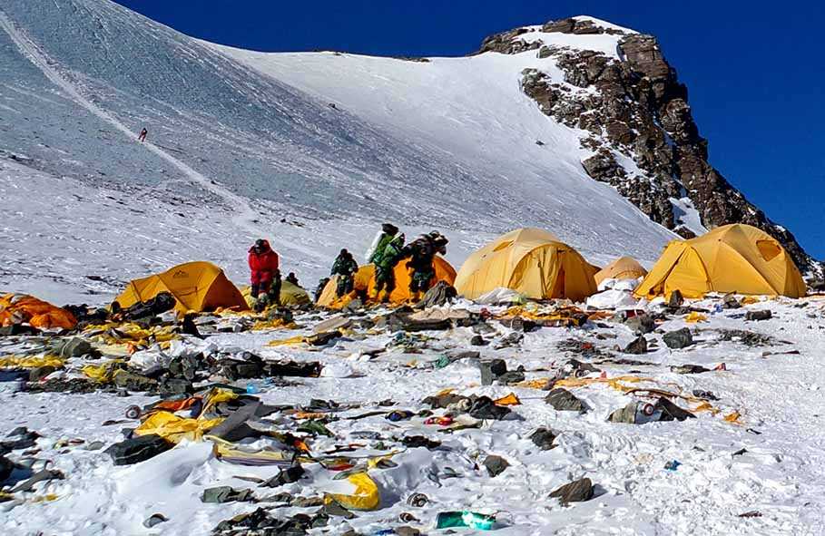 Saat Es Mencair, "Zona Kematian" Everest Pun Menghilang