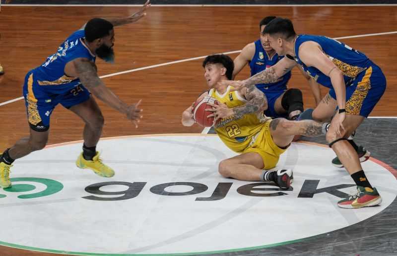 Satria Muda ke Semifinal IBL 2024 Usai Menang Telak Atas Kesatria Bengawan Solo