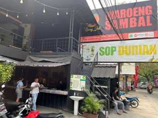 Satu Lagi, Tempat Menggoyang Lidah