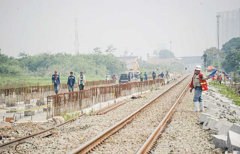 SELESAIKAN PROYEK REL GANDA