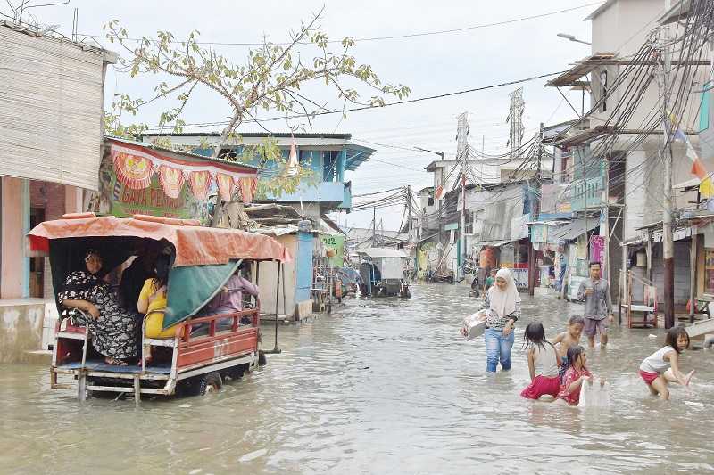 SEMBILAN WILAYAH JAKARTA TERANCAM BANJIR ROB