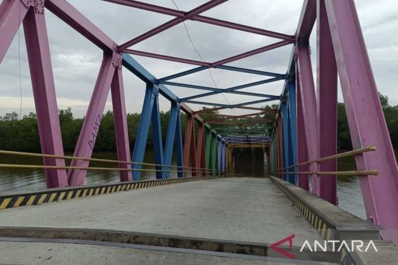 Semoga Segera Dibangun Kembali, Dinas PUPR Meranti Cari Solusi Atasi Jembatan Ambruk