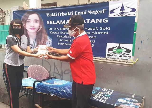Serahkan Bantuan