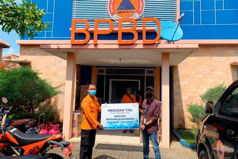 Serahkan Bantuan