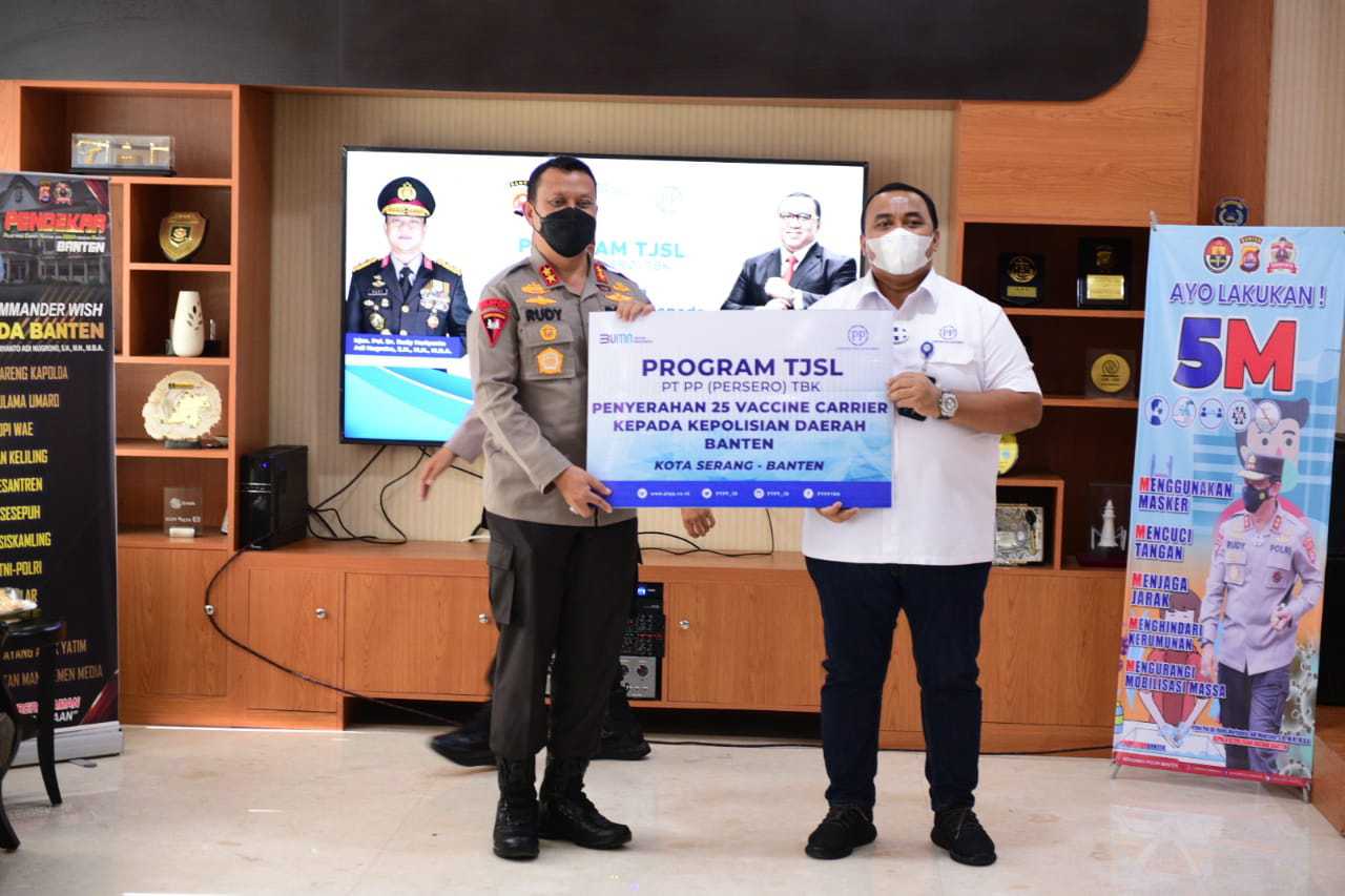 Serahkan Bantuan