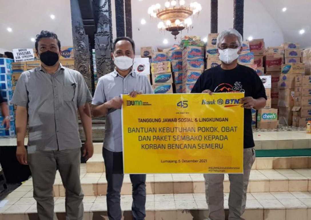 Serahkan Bantuan Bencana