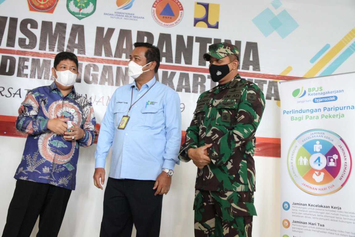 Serahkan Bantuan