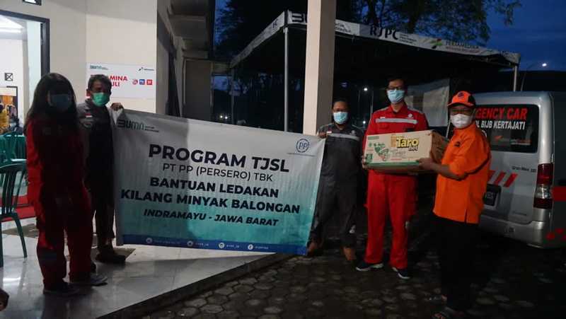 Serahkan Bantuan Program CSR