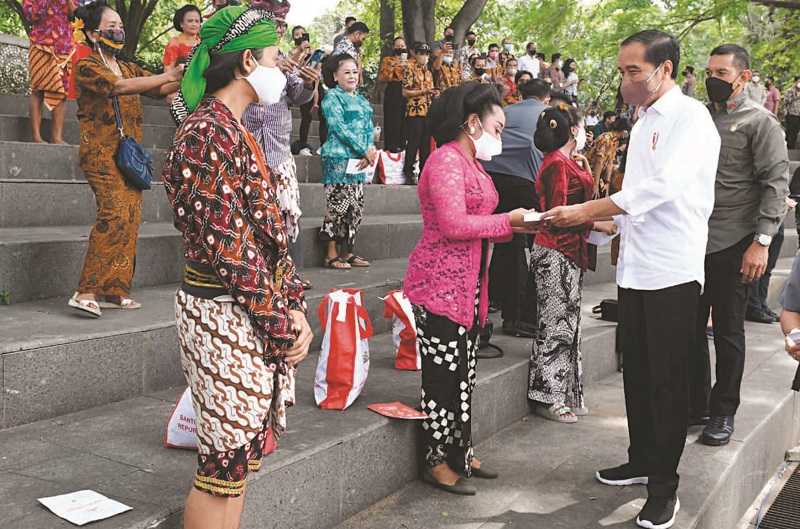 SERAHKAN BANTUAN UNTUK PEKERJA SENI
