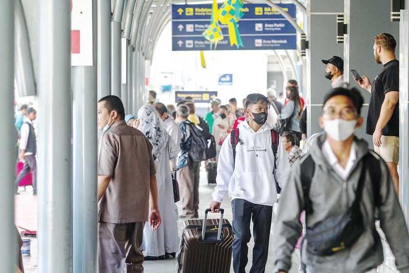 SIAPKAN 8 KERETA API TAMBAHAN