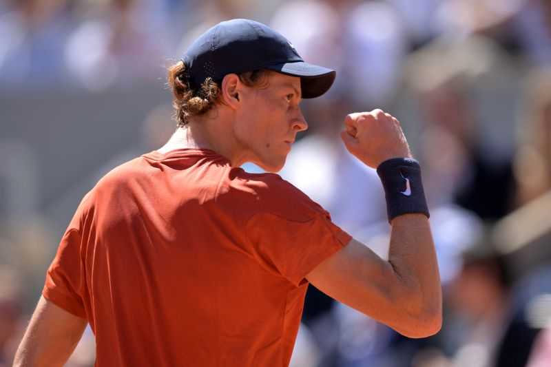 Sinner Geser Djokovic, Duduki Peringkat Satu Dunia