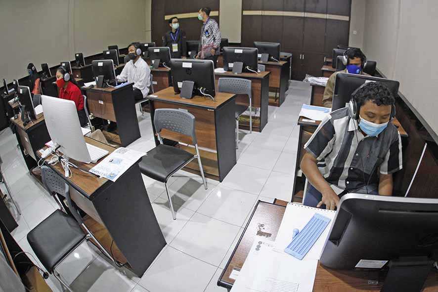 Siswa Tunanetra Ikut UTBK