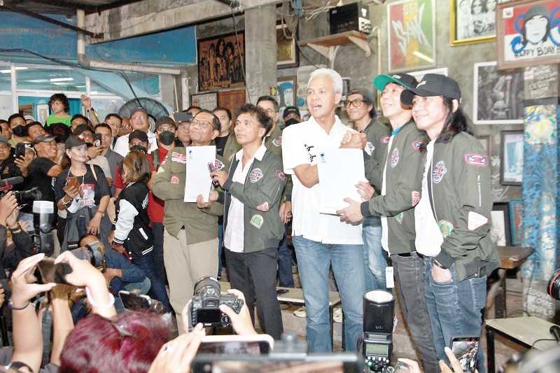 SLANK DUKUNG GANJAR-MAHFUD