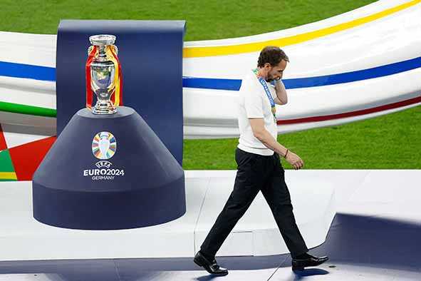 Southgate Mundur sebagai Pelatih Inggris