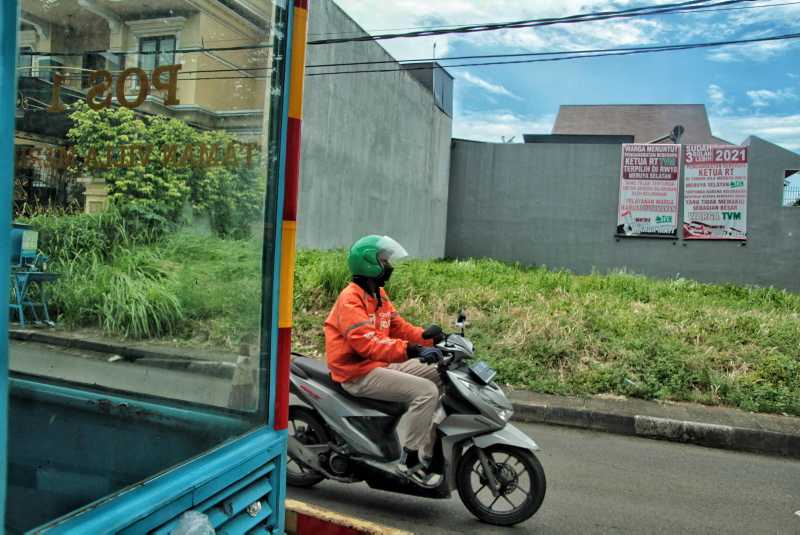 Spanduk Protes Warga TVM
