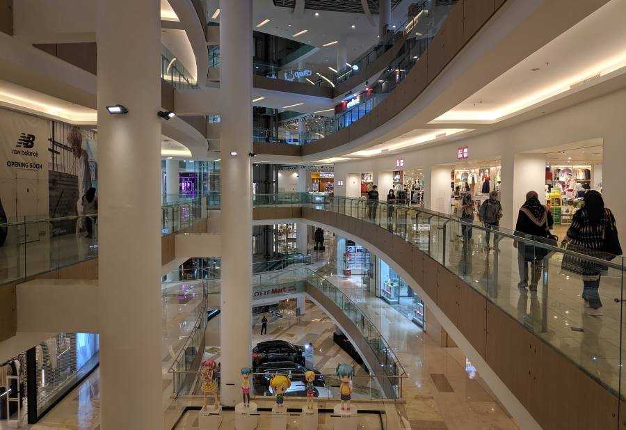 Suasana Mal di PPKM Level 2