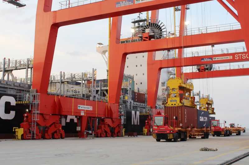 Subholding Pelindo Catat Arus Peti Kemas Tembus 5,3 Juta TEUs