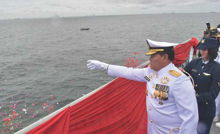 Tabur Bunga untuk Peringati Hari Pahlawan