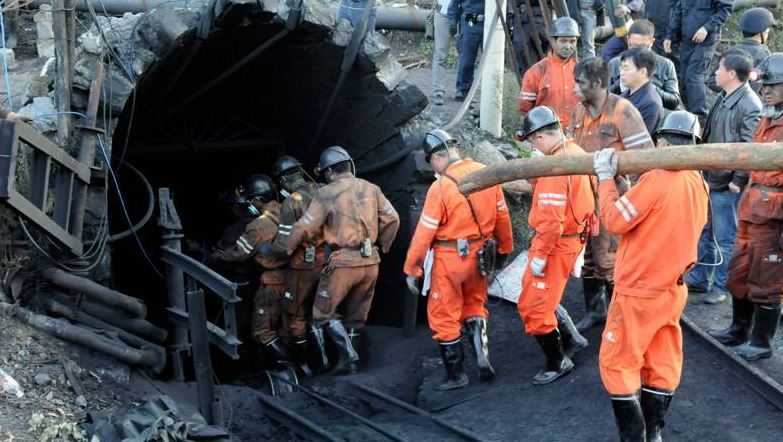 Tambang Emas Longsor di Xinjiang, 18 Pekerja Terjebak di Bawah Tanah