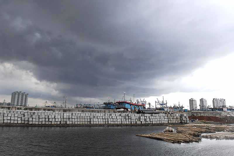 Tanggul Laut di Muara Baru