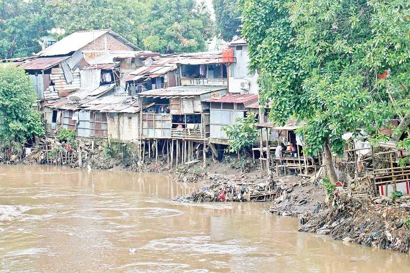 TARGET PENURUNAN KEMISKINAN SULIT TERCAPAI