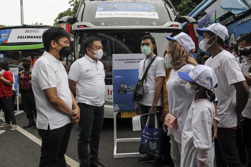 Telkomsel Bersama TelkomGroup menyediakan 26 bus Antar Pemudik ke 39 Kota Tujuan