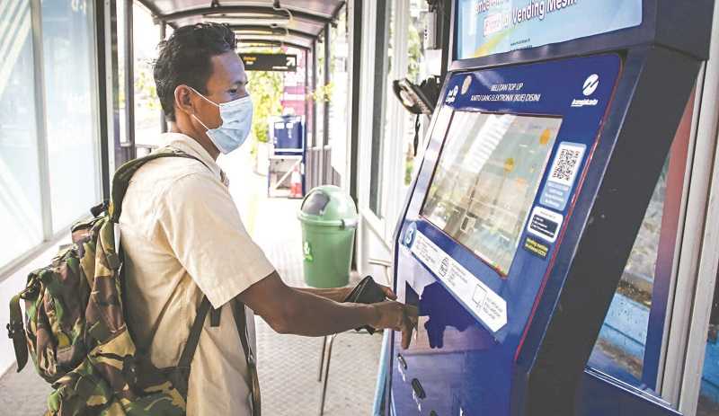 TRANSAKSI LAYANAN KEUANGAN DIKENAKAN PAJAK 11 PERSEN