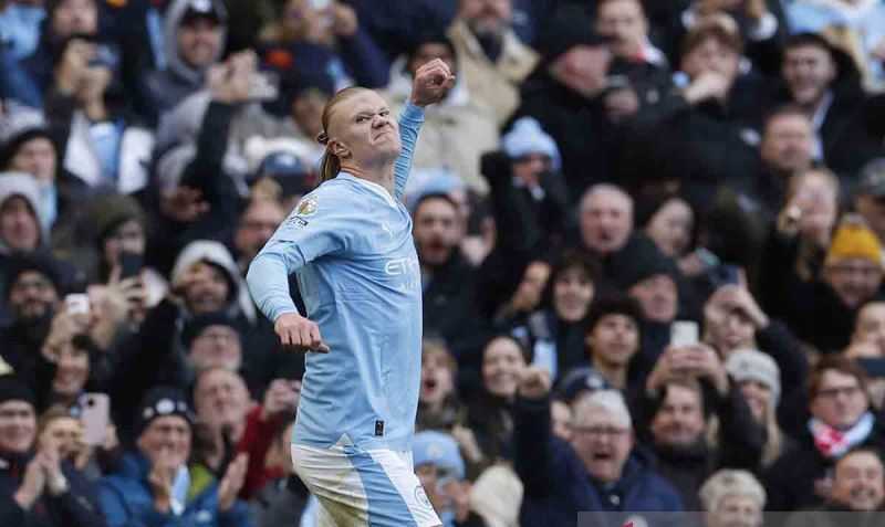 Tundukkan Brentford, Arsenal Gusur Manchester City dari Puncak Klasemen