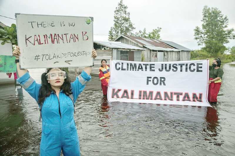TUNTUT KEADILAN IKLIM