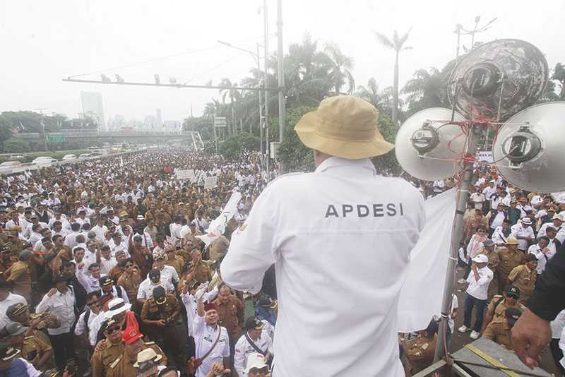 Tuntut Pengesahan RUU Desa