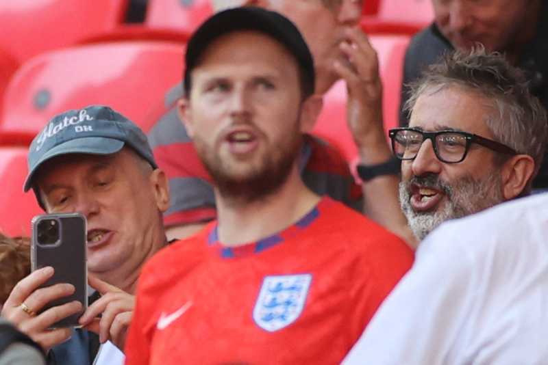 UEFA  Tolak Lagu "Three Lions"