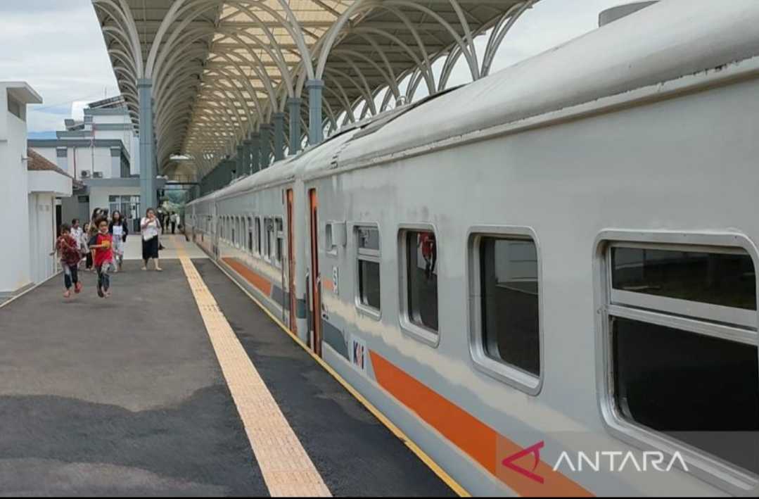 Uji Coba Kereta Api