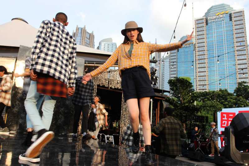 uniqlo kembali luncurkan koleksi flanel terbaru