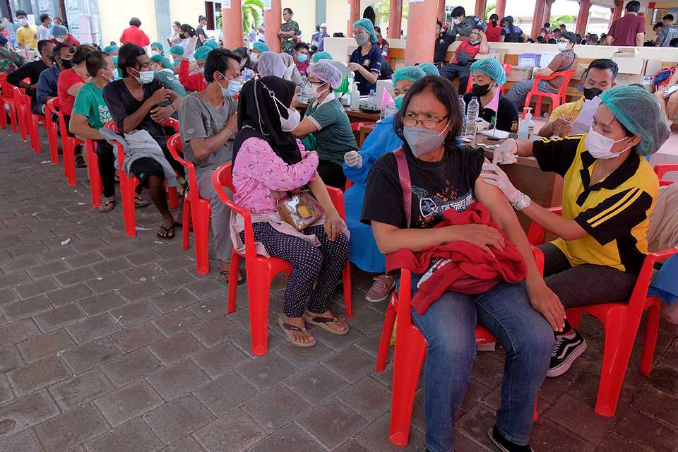 Vaksin Berhadiah Minyak