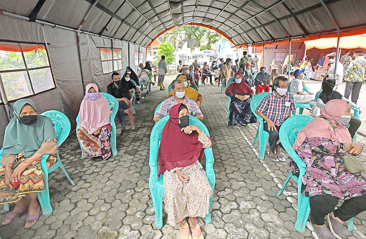 Vaksinasi "Booster" di Serang