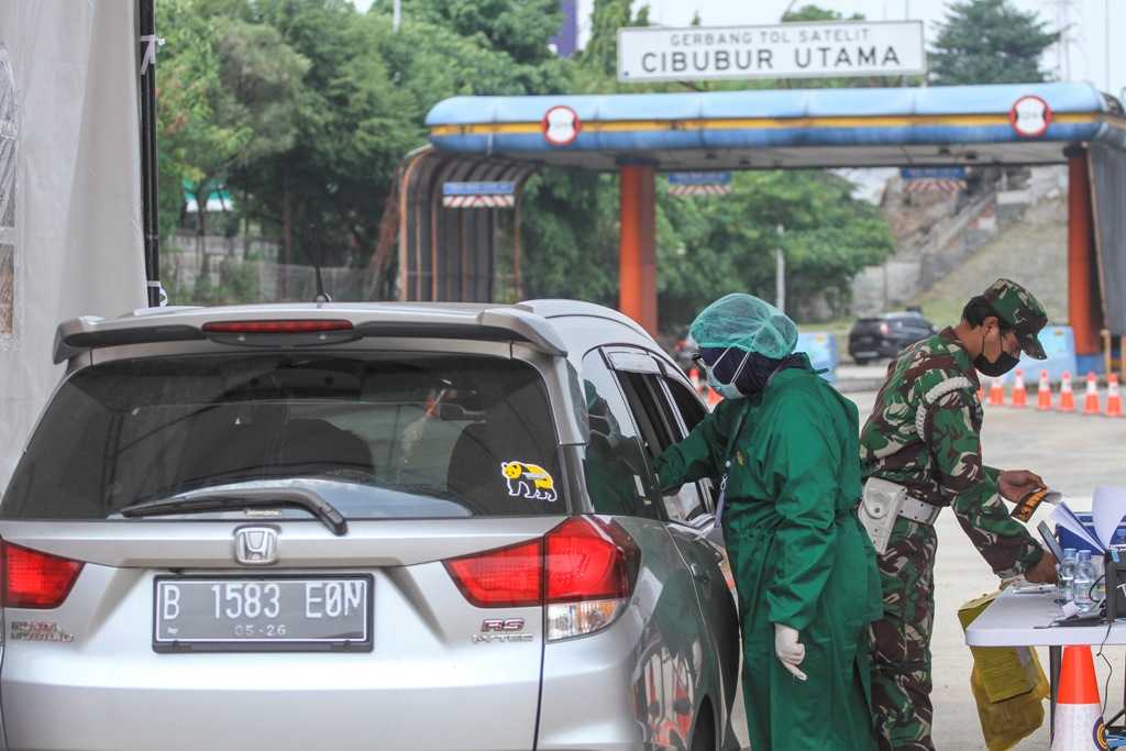 VAKSINASI "DRIVE THRU" DI GERBANG TOL CIBUBUR