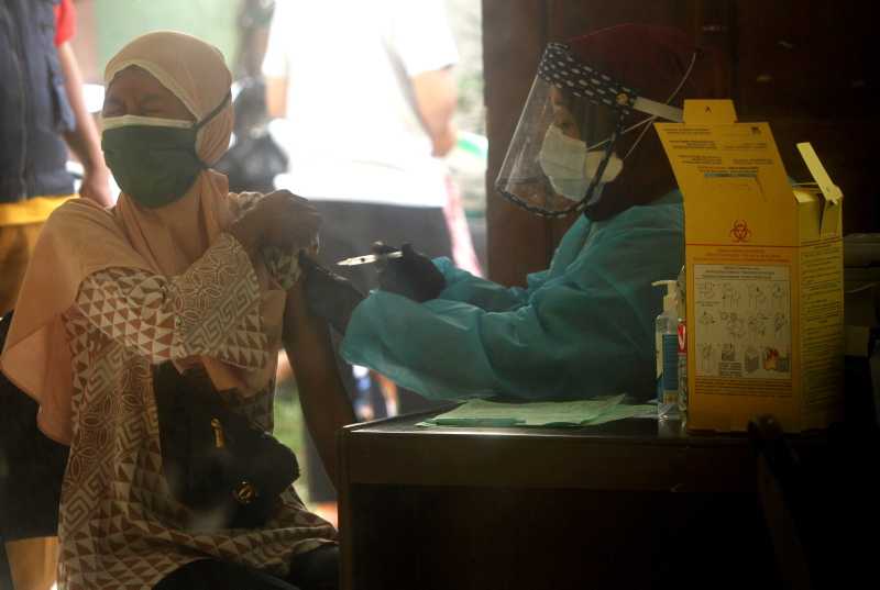 Vaksinasi Massal untuk Warga