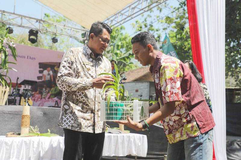 Wabup Sleman: Festival Vanda Tricolor Sarana Promosi Anggrek Merapi