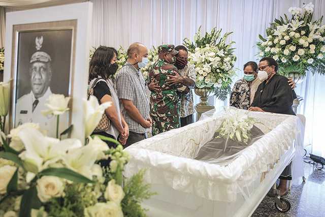 Wagub Papua Meninggal