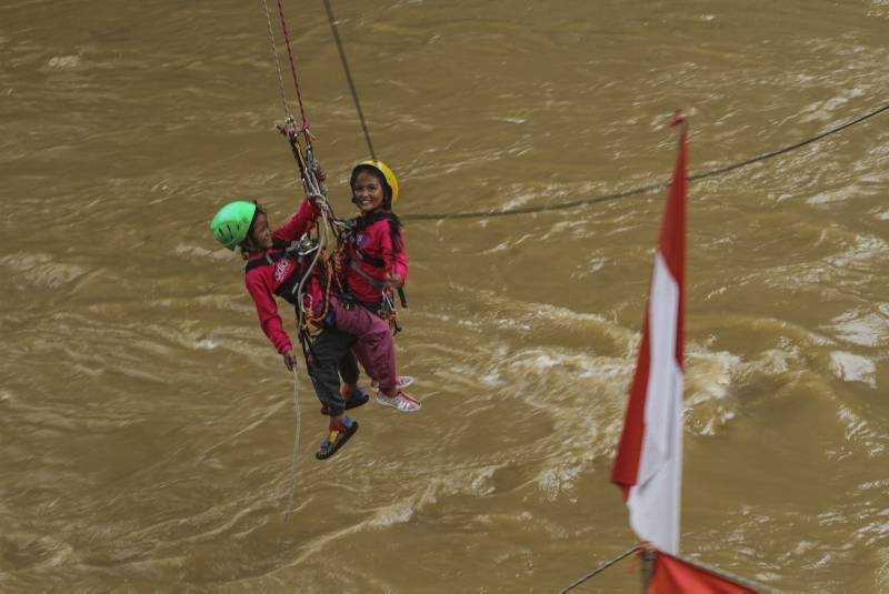 Wahana Permainan Bridge Jump