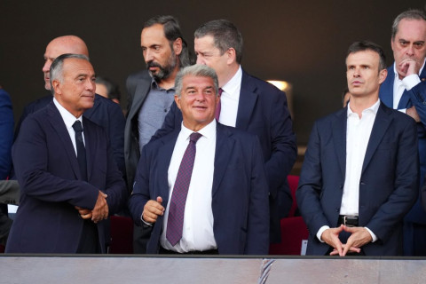 Joan Laporta telah mengawasi kesepakatan baru untuk Spotify Camp Nou