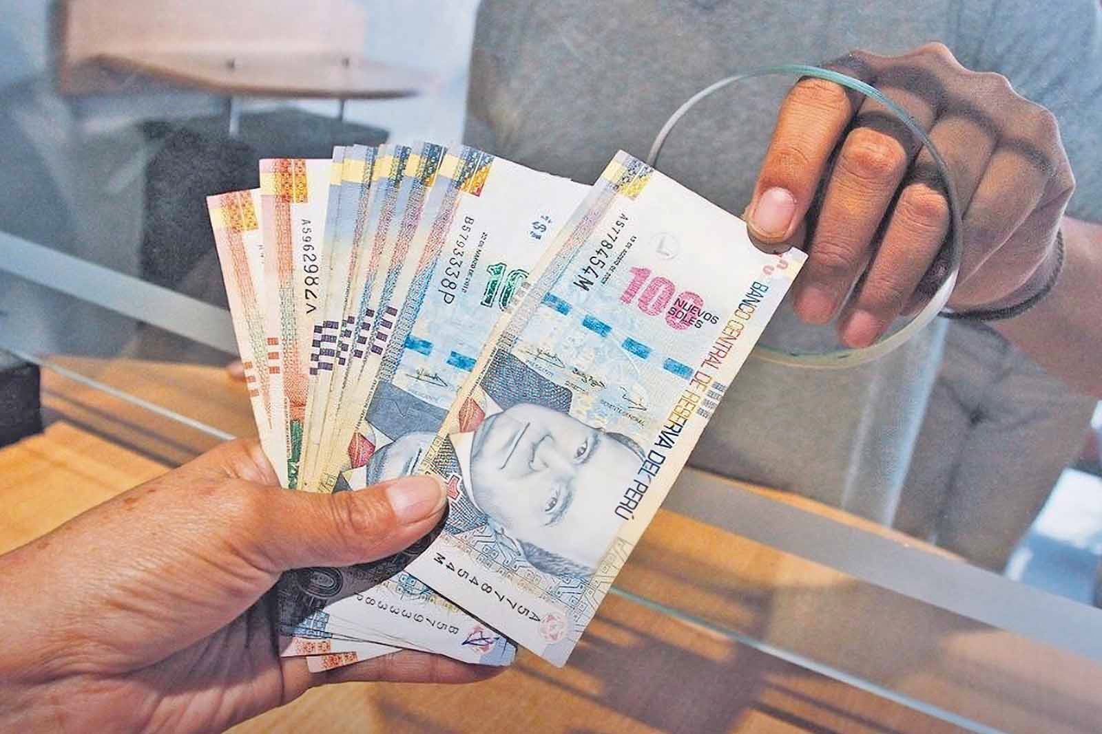 20250902214849_money-in-peru.jpeg