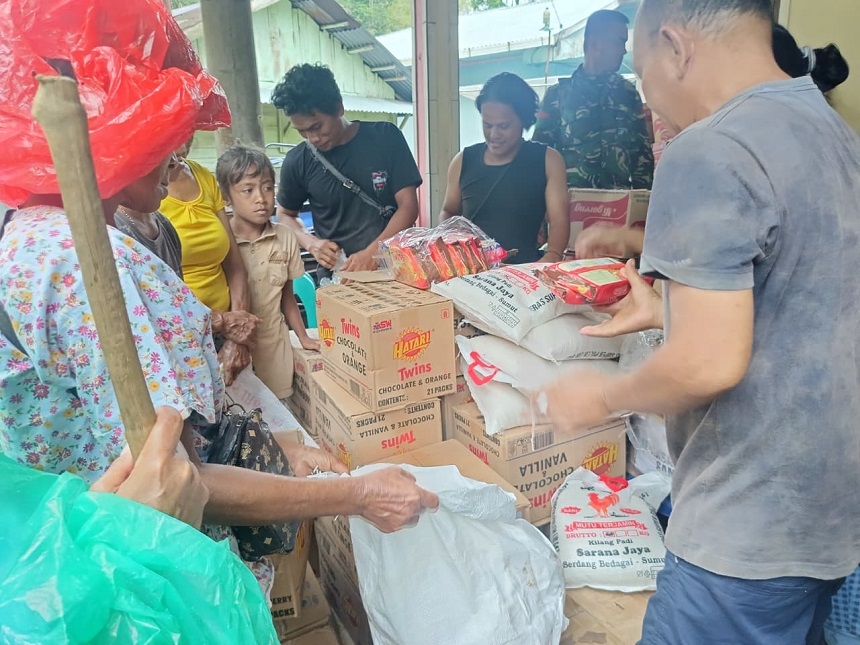 20251211171028_Logistik-Aman-Tiba-di-Parombunan_5.jpg