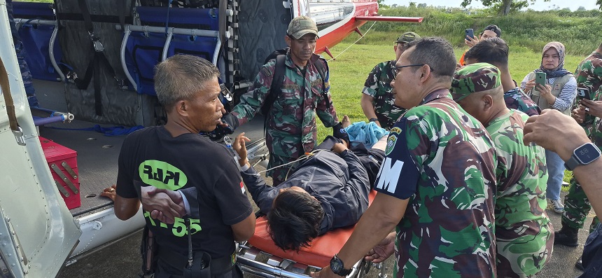 20251221184353_Evakuasi-Pasien-Darurat-ke-Banda-Aceh_3.jpg