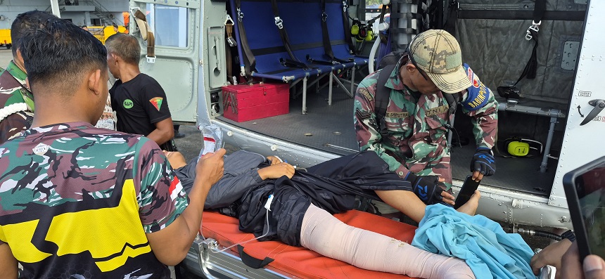 20251221184456_Evakuasi-Pasien-Darurat-ke-Banda-Aceh_5.jpg