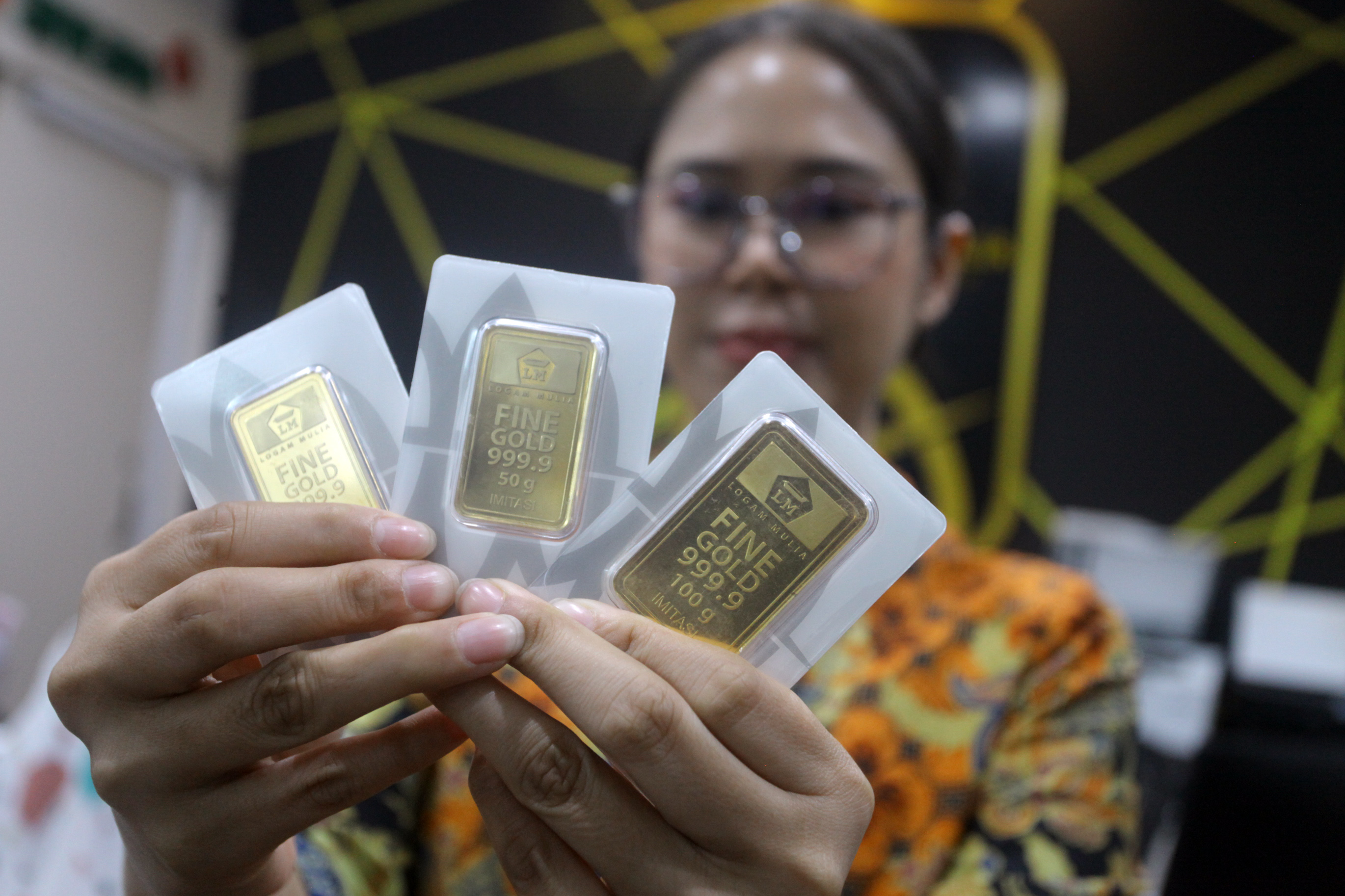 Harga Emas Naik Tinggi